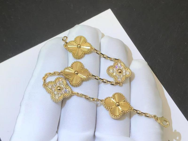 Vintage Alhambra bracelet, 5 motifs