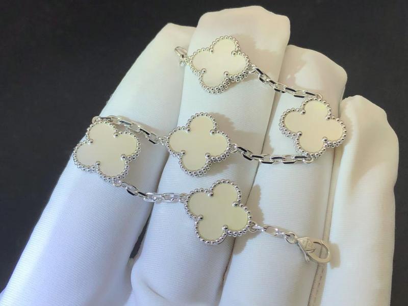  bracelet, 5 motifs 10