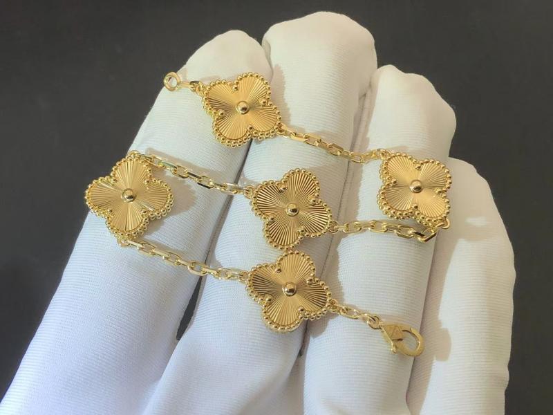  bracelet, 5 motifs 17